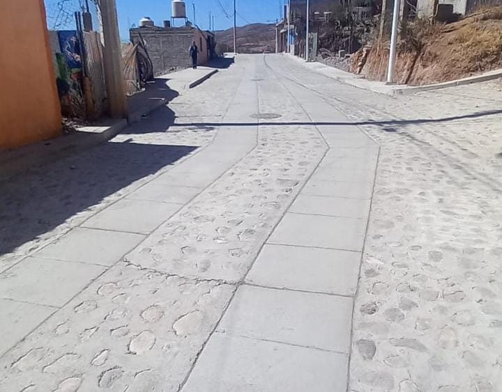Pavimentan calle San Cayetano en colonia El Edén de Guanajuato Capital