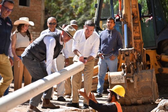 Llega el agua potable a San José de la Luz; inicia Navarro instalación de la línea de conducción